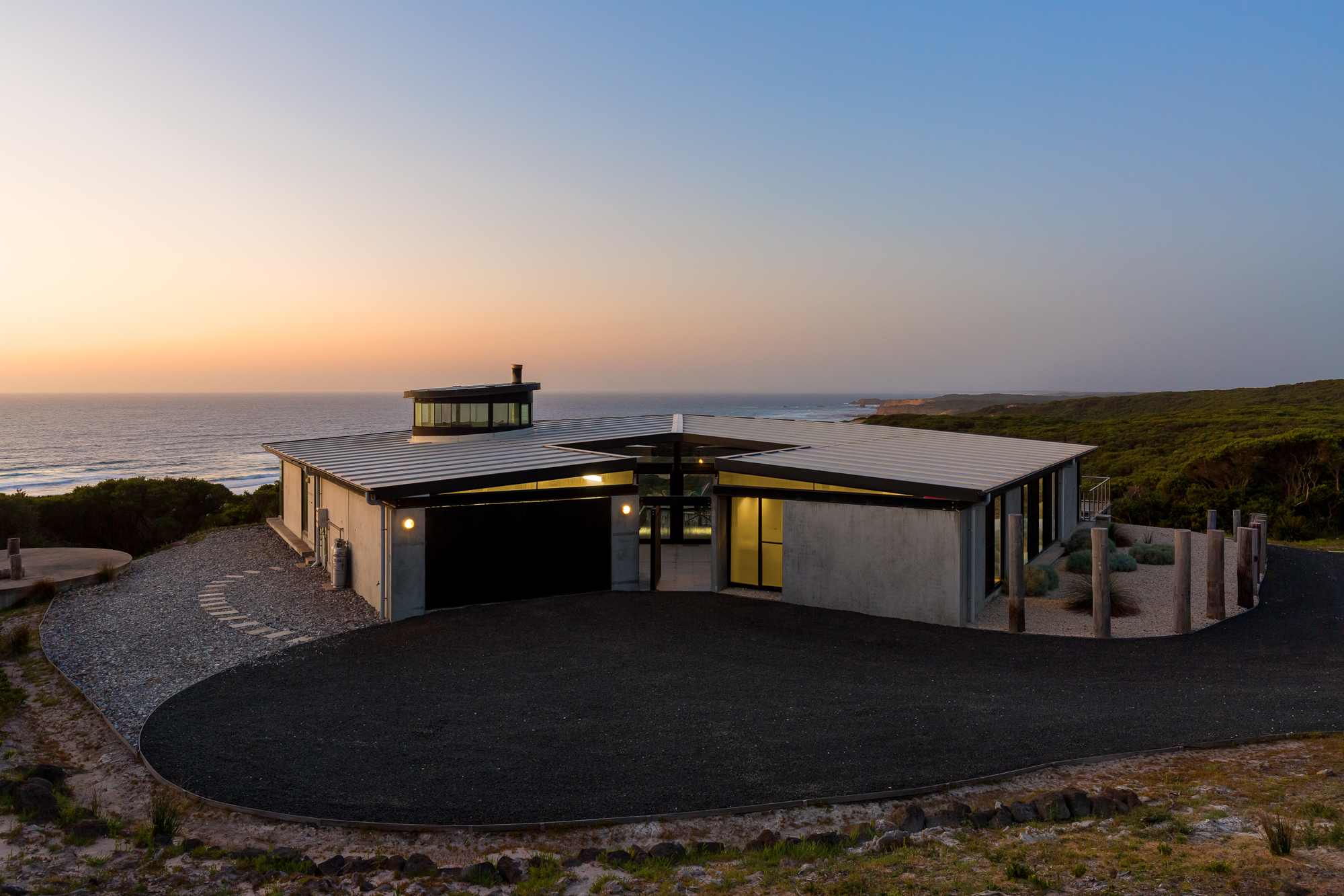 Beekeepers β Off-Grid Luxury Coastal Retreat